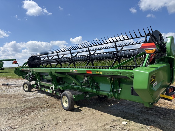 Used 2026 John Deere RDF 35 Combine Platforms at Koenig Equipment in Urbana, OH - Photo4