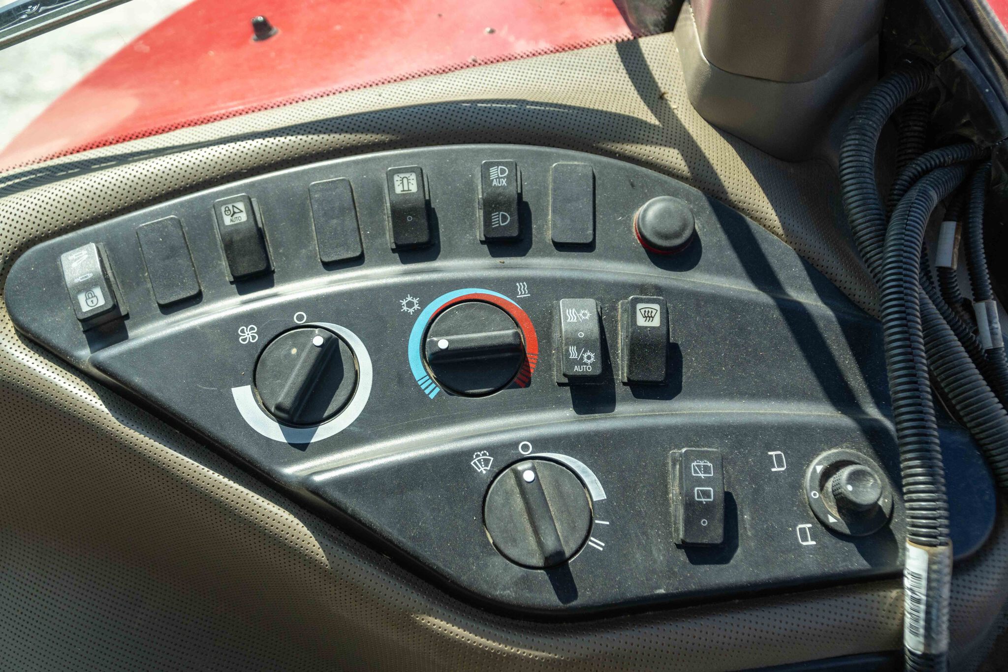 Used 2019 Case IH Magnum 340 Row Crop Tractors at Koenig Equipment in Anna, OH - PhotoXL37
