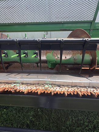 Used 2012 John Deere 635F Combine Platforms at Koenig Equipment in Oxford, OH - Photo6