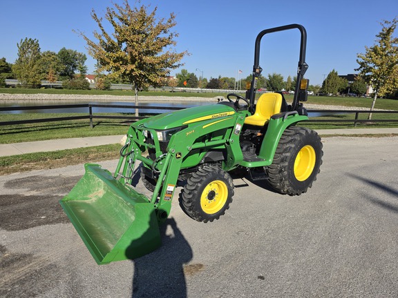 2022 John-Deere 3032E