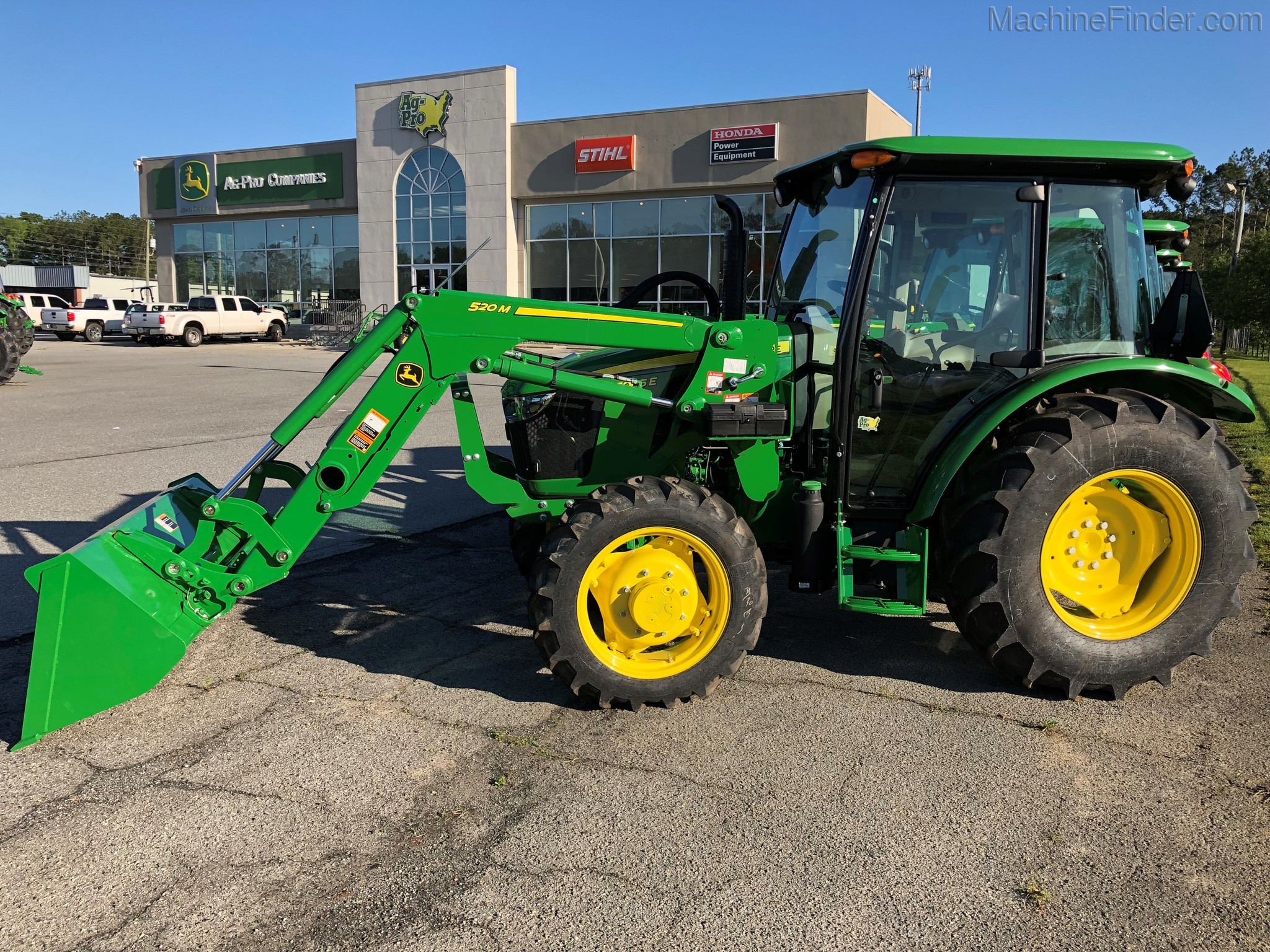 2020 John Deere 5065E Image 2