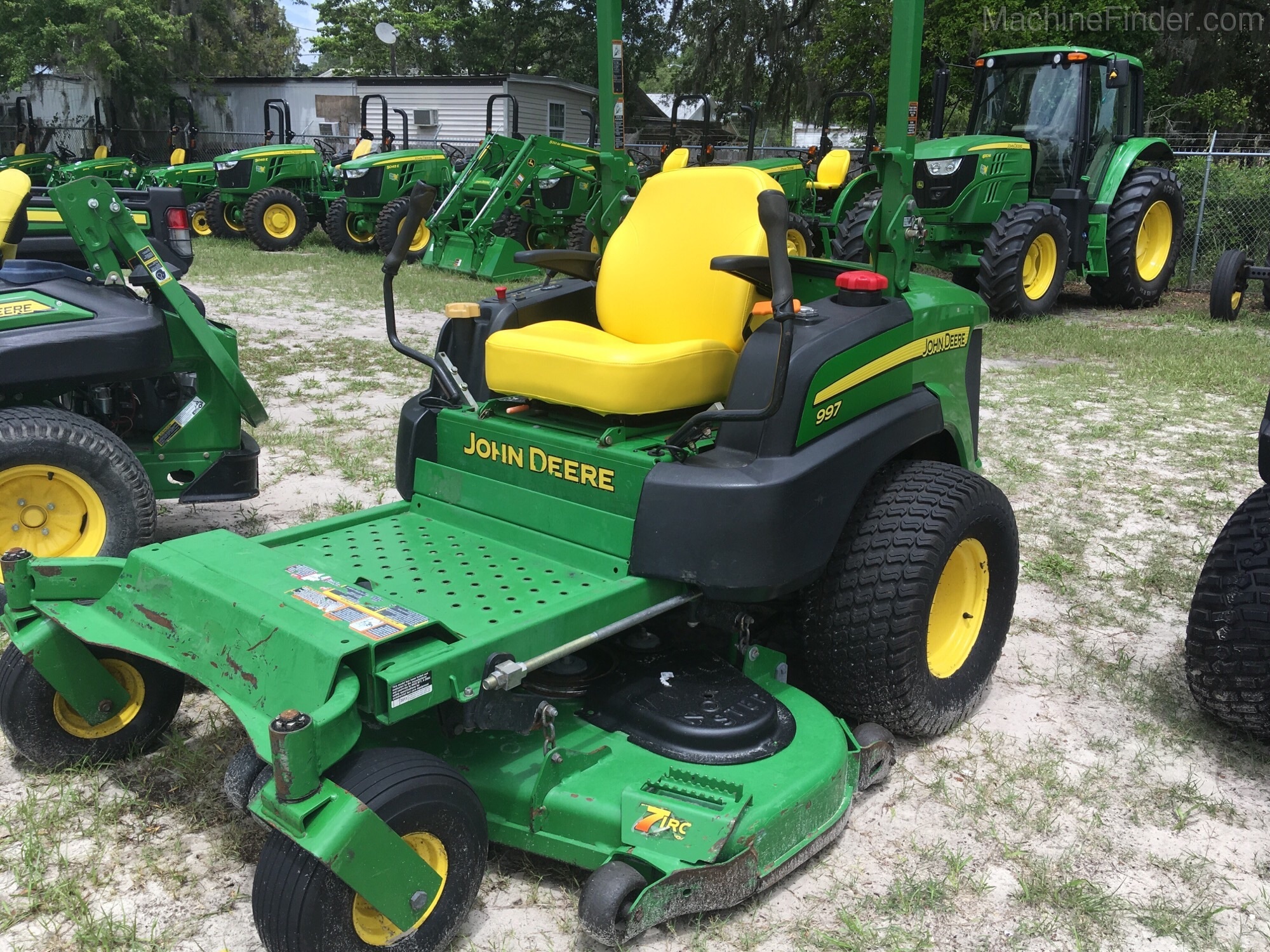 2011 John Deere 997 Image 2