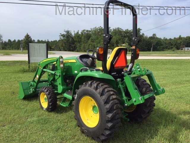 2020 John Deere 3046R Image 6