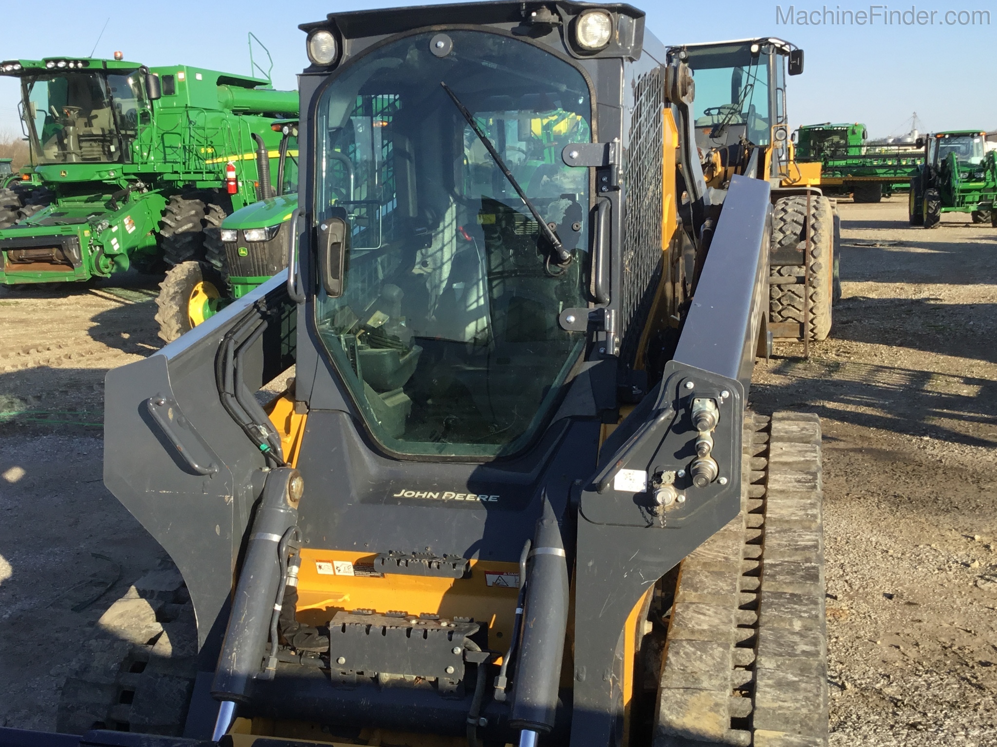 2017 John Deere 331G Image 4