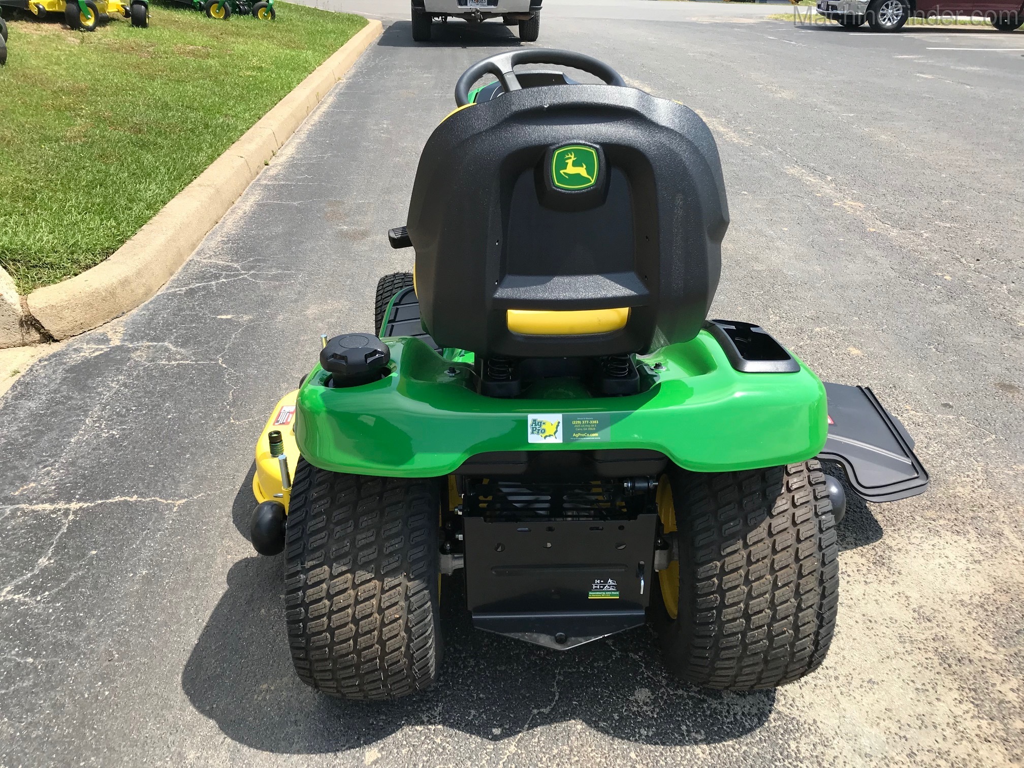 2020 John Deere X380 Image 4