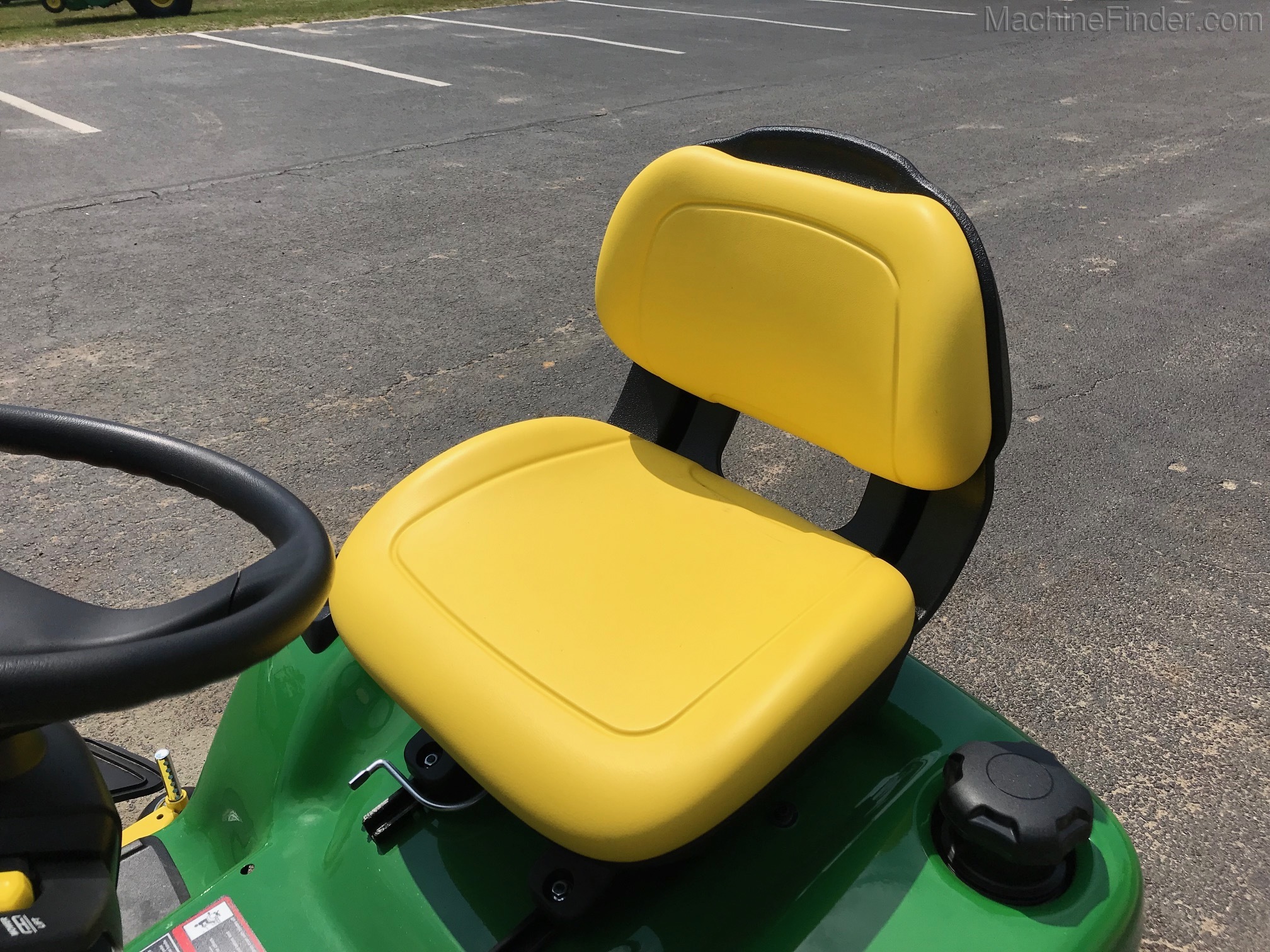 2020 John Deere X380 Image 9