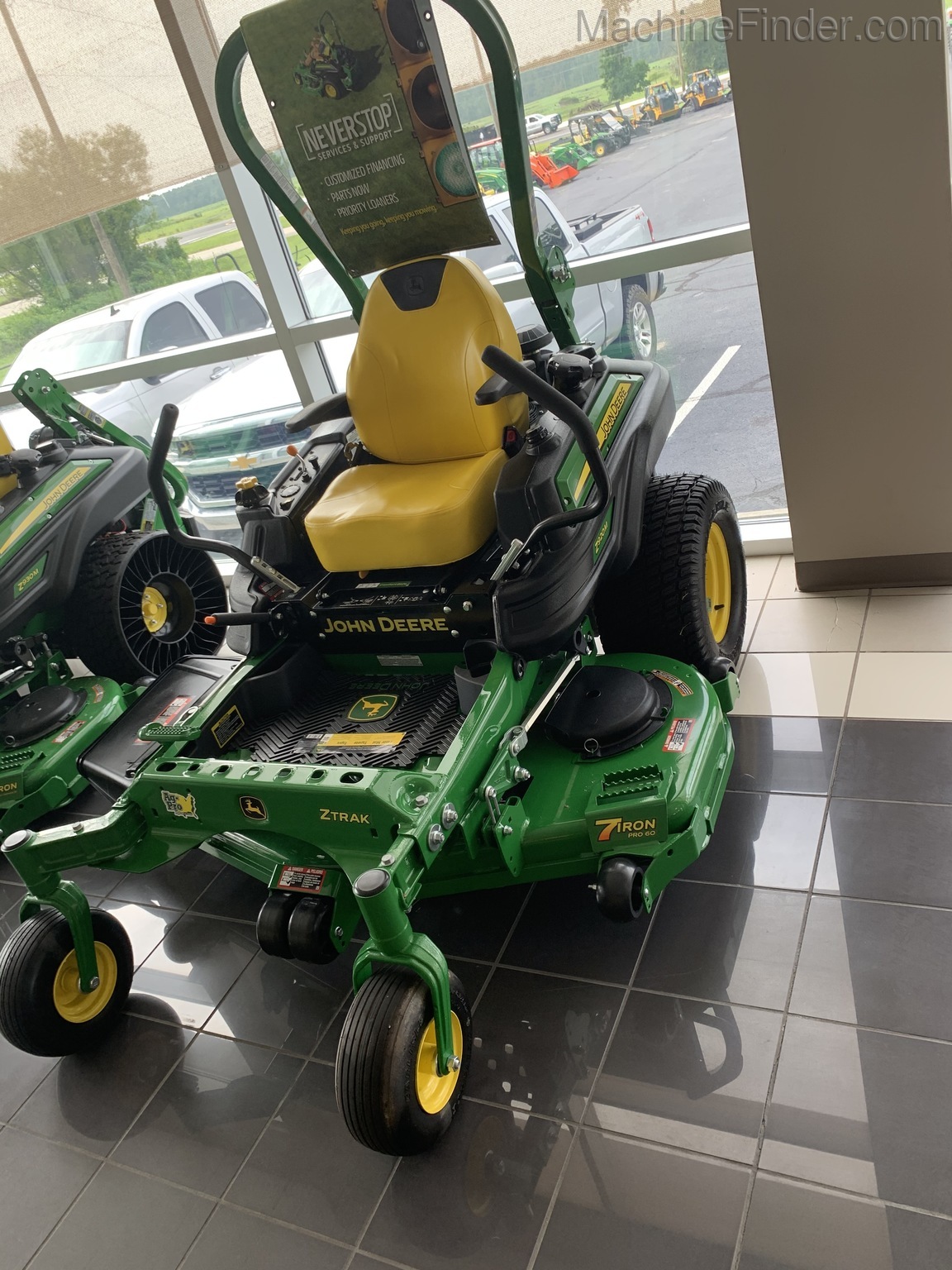 2020 John Deere Z920M Image 1