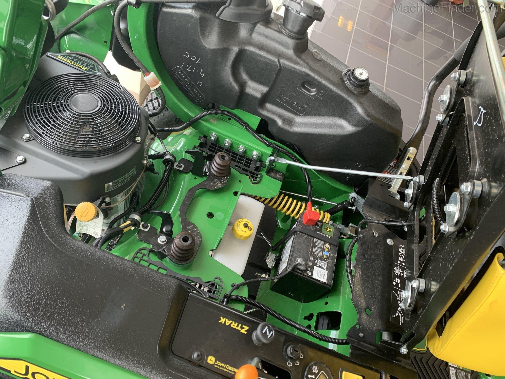 2020 John Deere Z920M Image 7