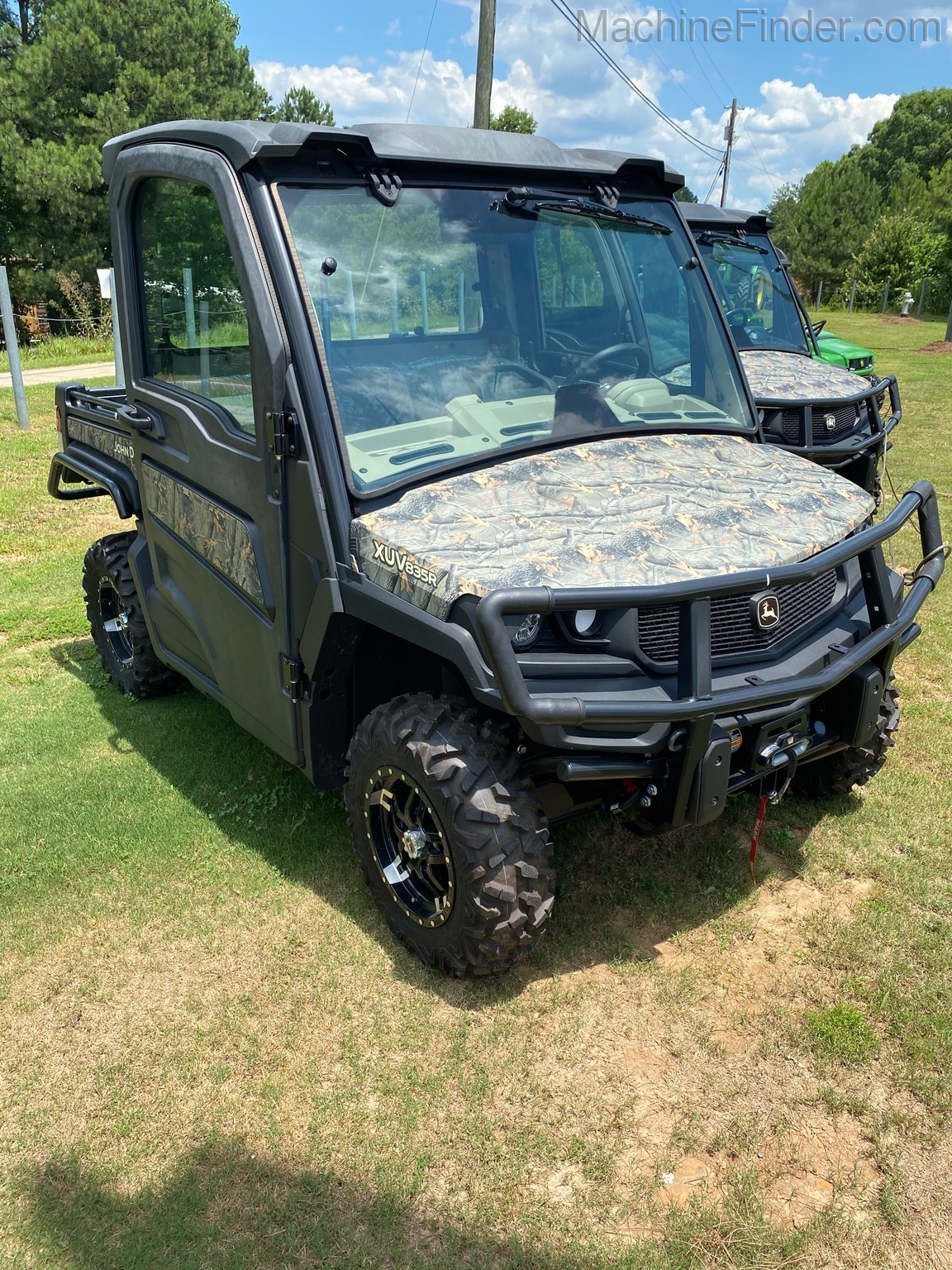 2019 John Deere XUV835R CAB Image 1