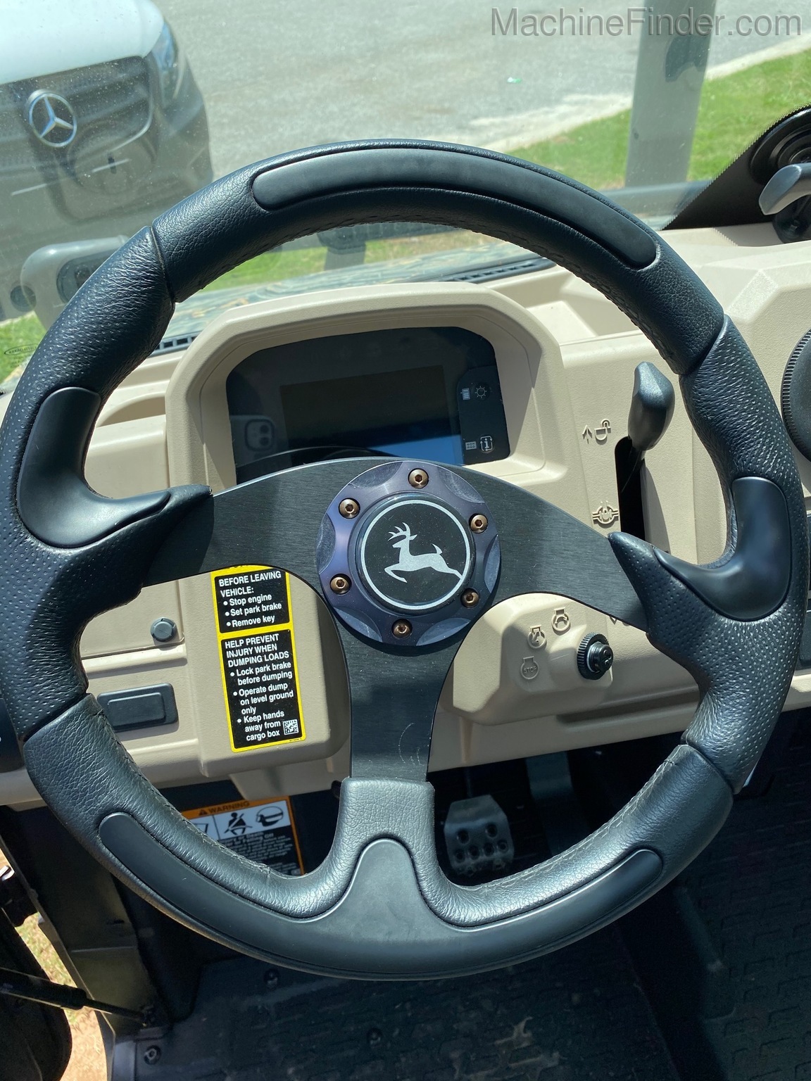 2019 John Deere XUV835R CAB Image 7