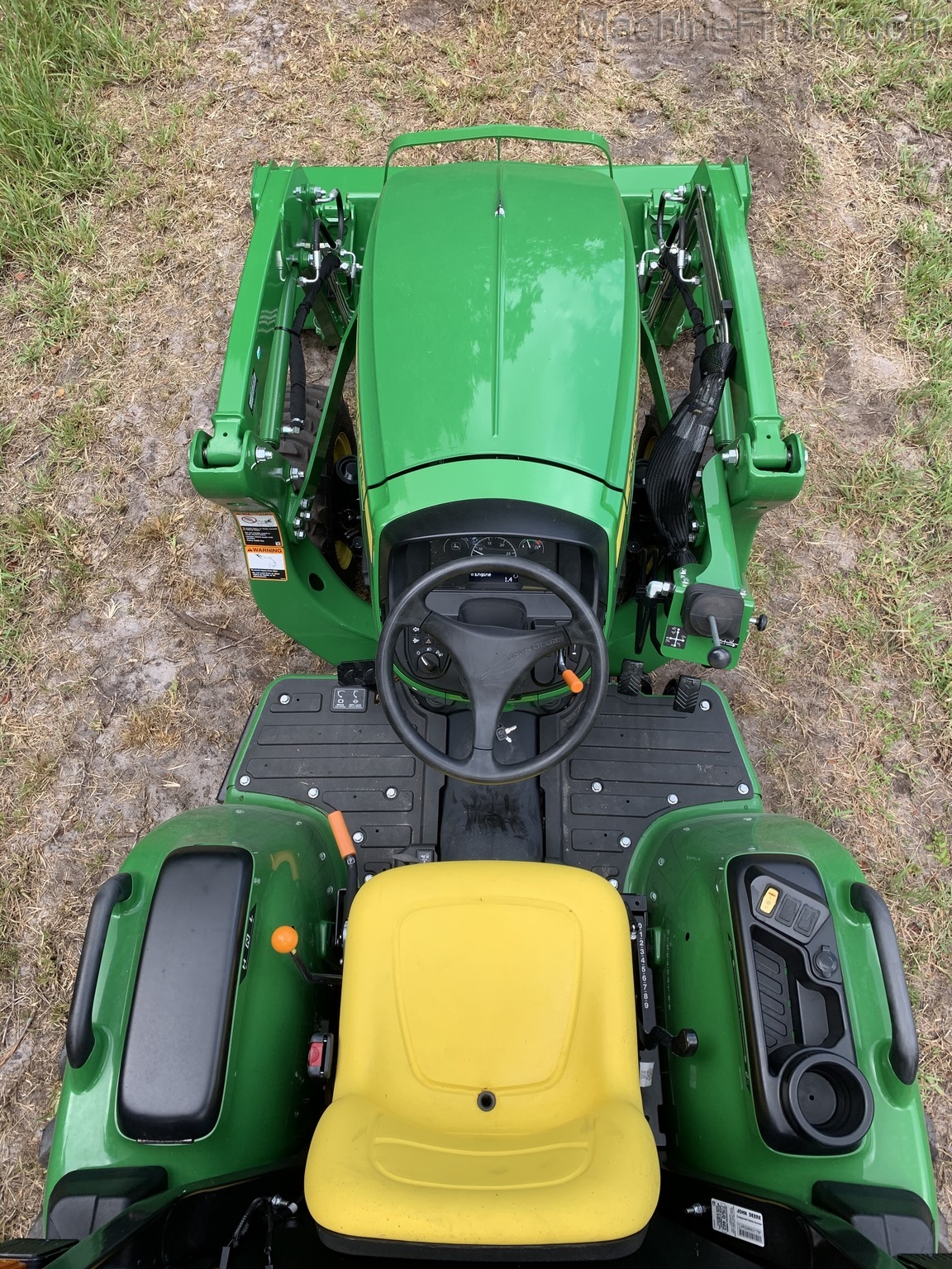 2020 John Deere 3032E Image 8