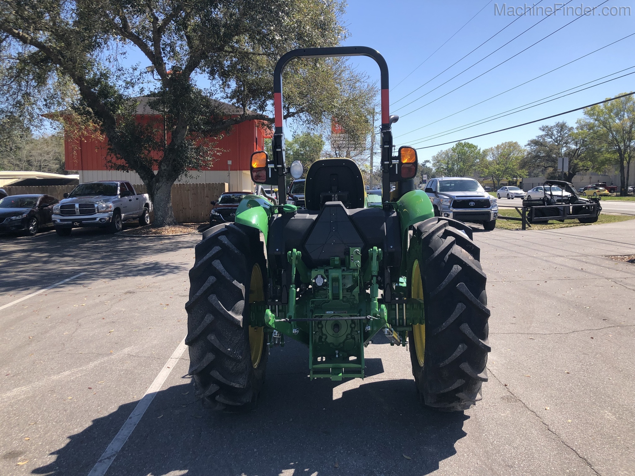 2020 John Deere 5045E Image 3