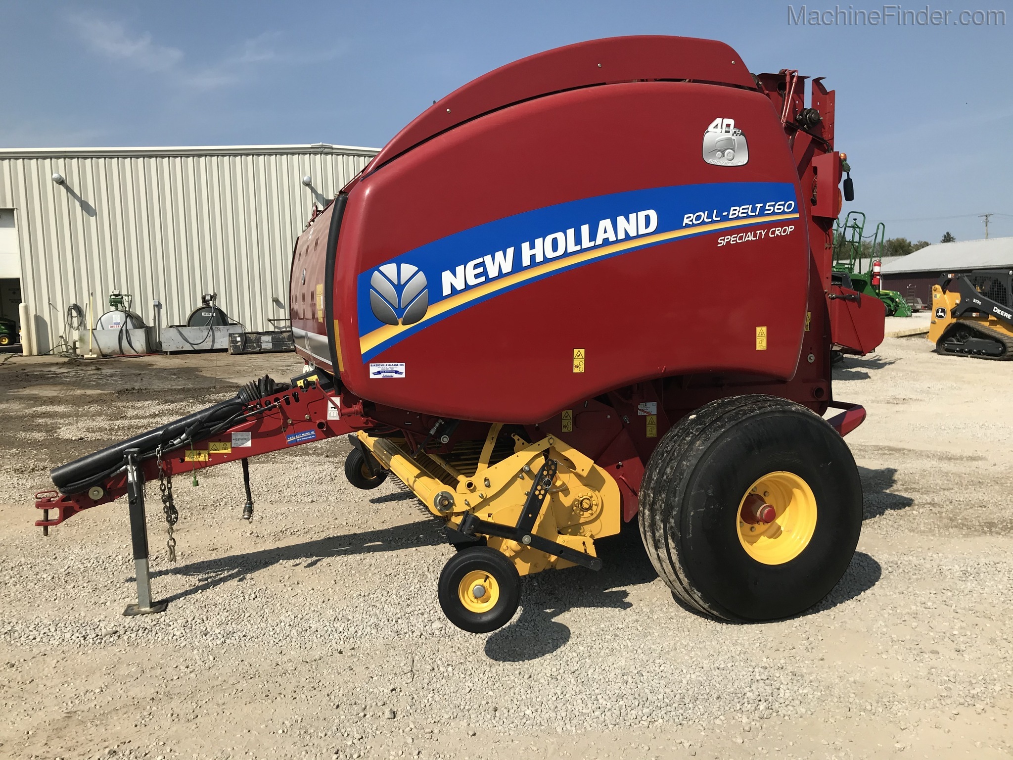 2015 New Holland 560 Image 2