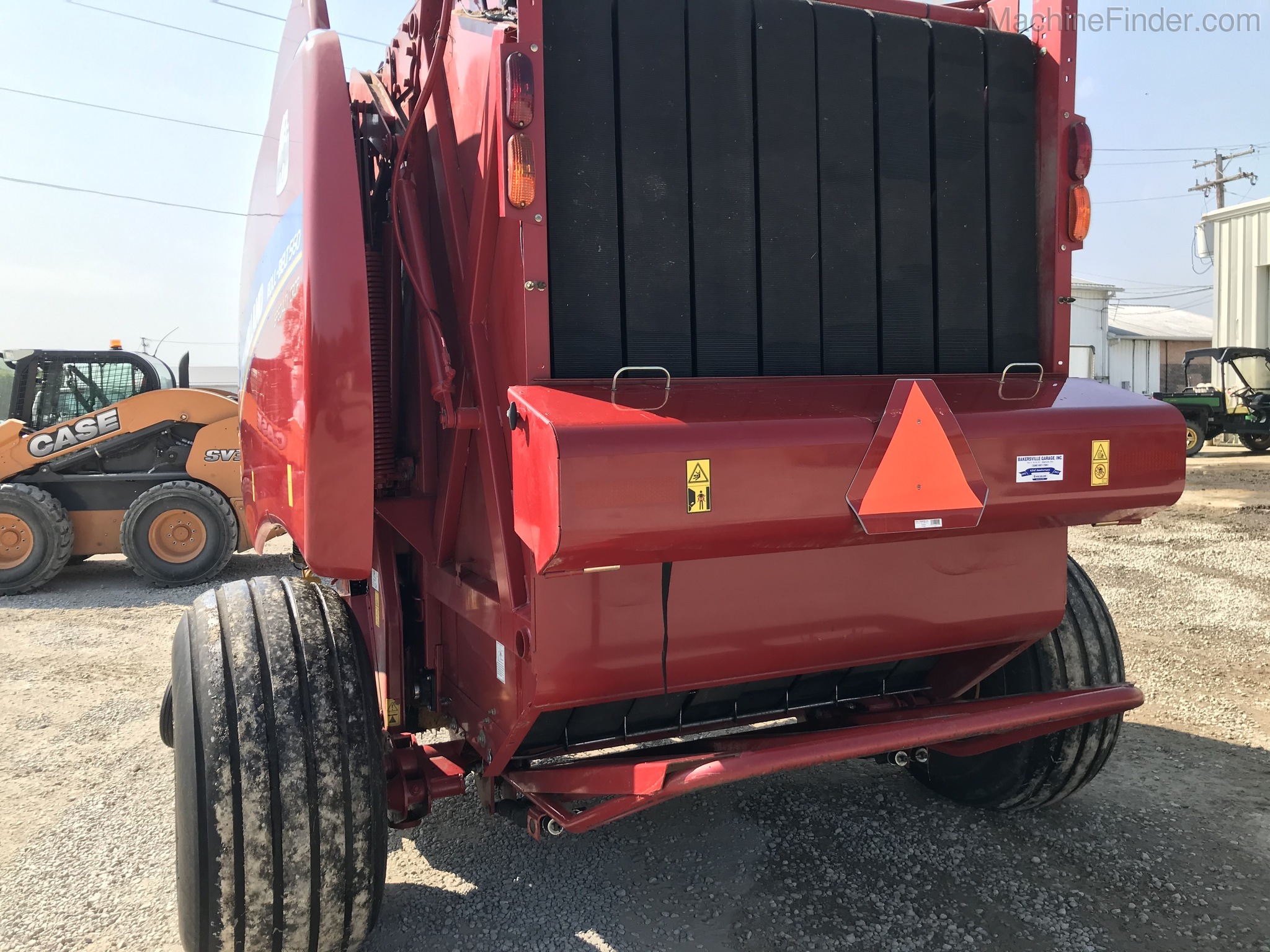 2015 New Holland 560 Image 4