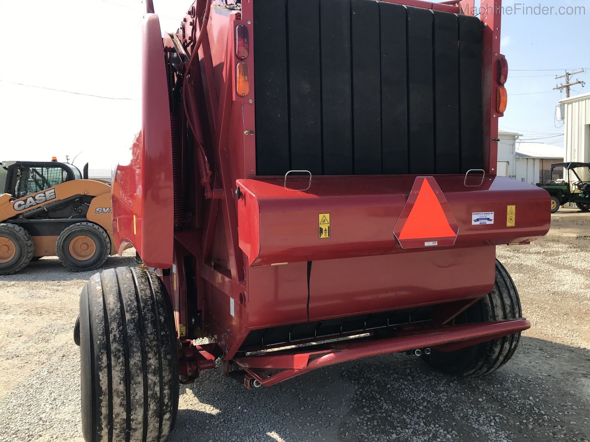 2015 New Holland 560 Image 3