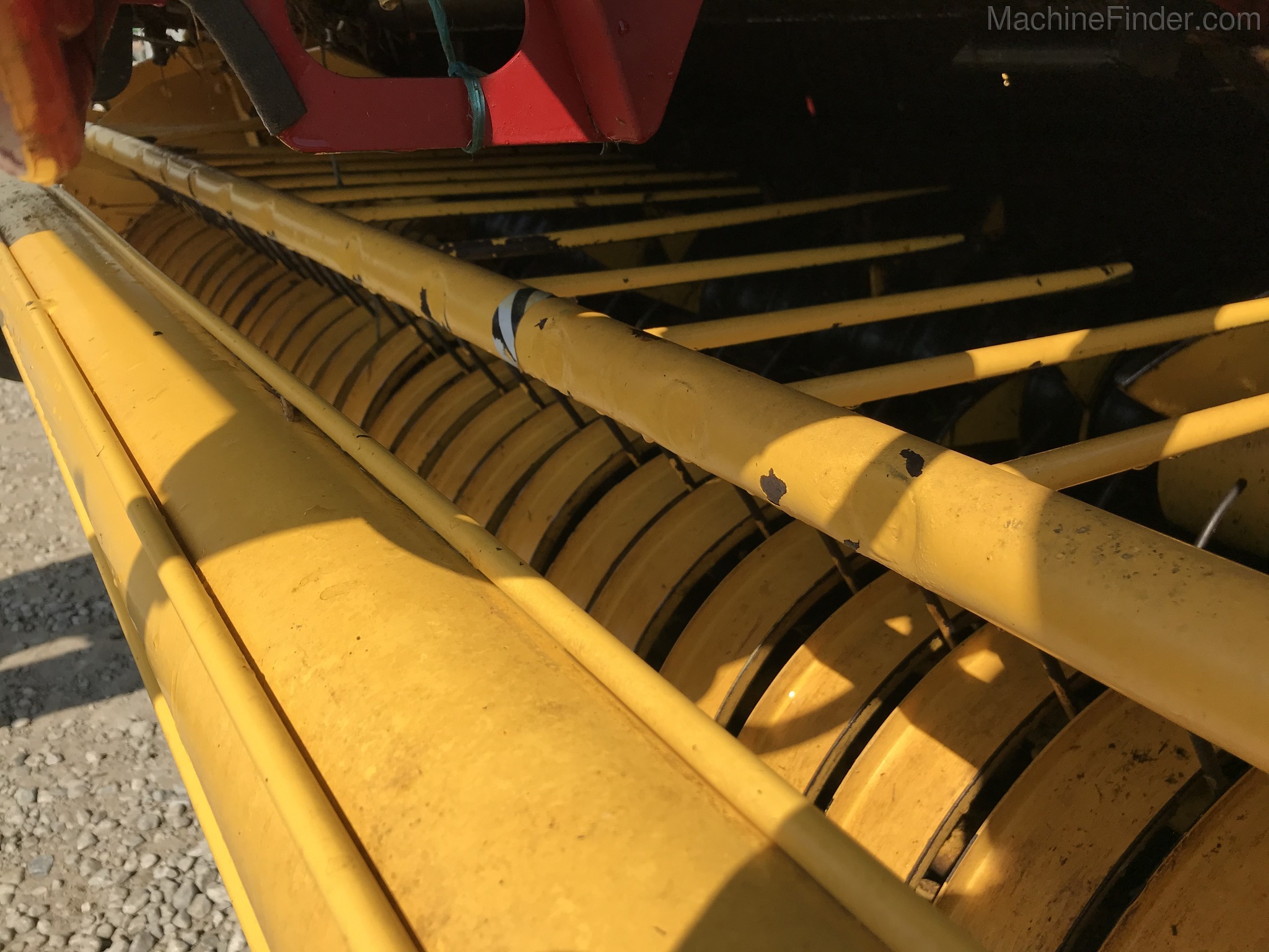 2015 New Holland 560 Image 9