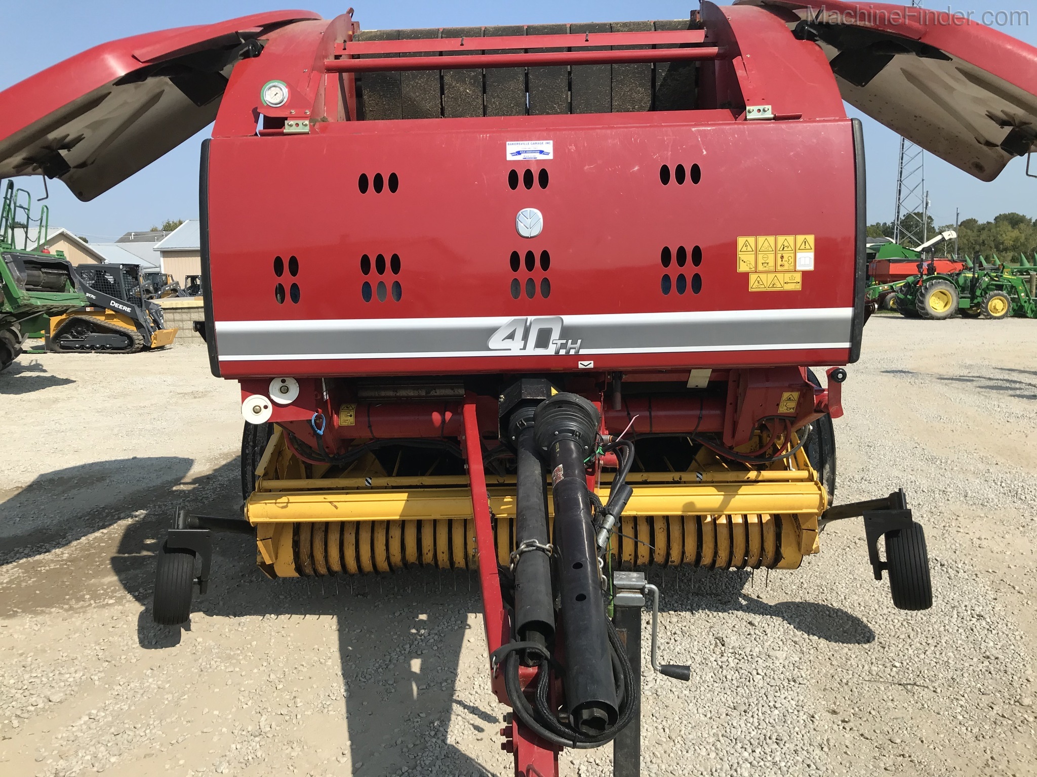 2015 New Holland 560 Image 7