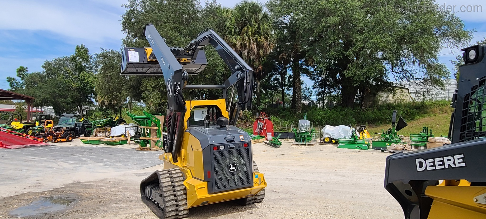 2020 John Deere 333G Image 6