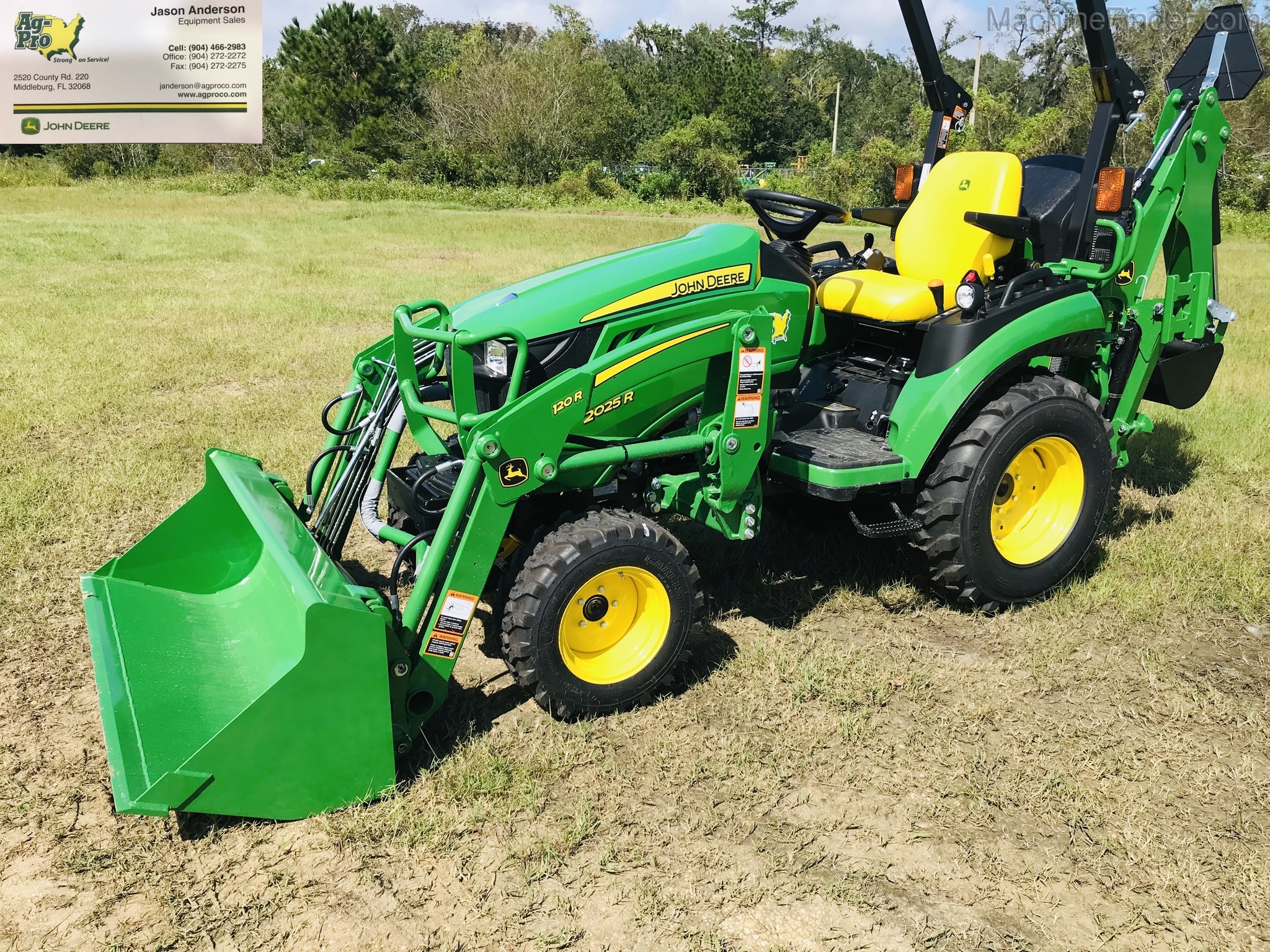 2020 John Deere 2025R/BACK HOE Image 2