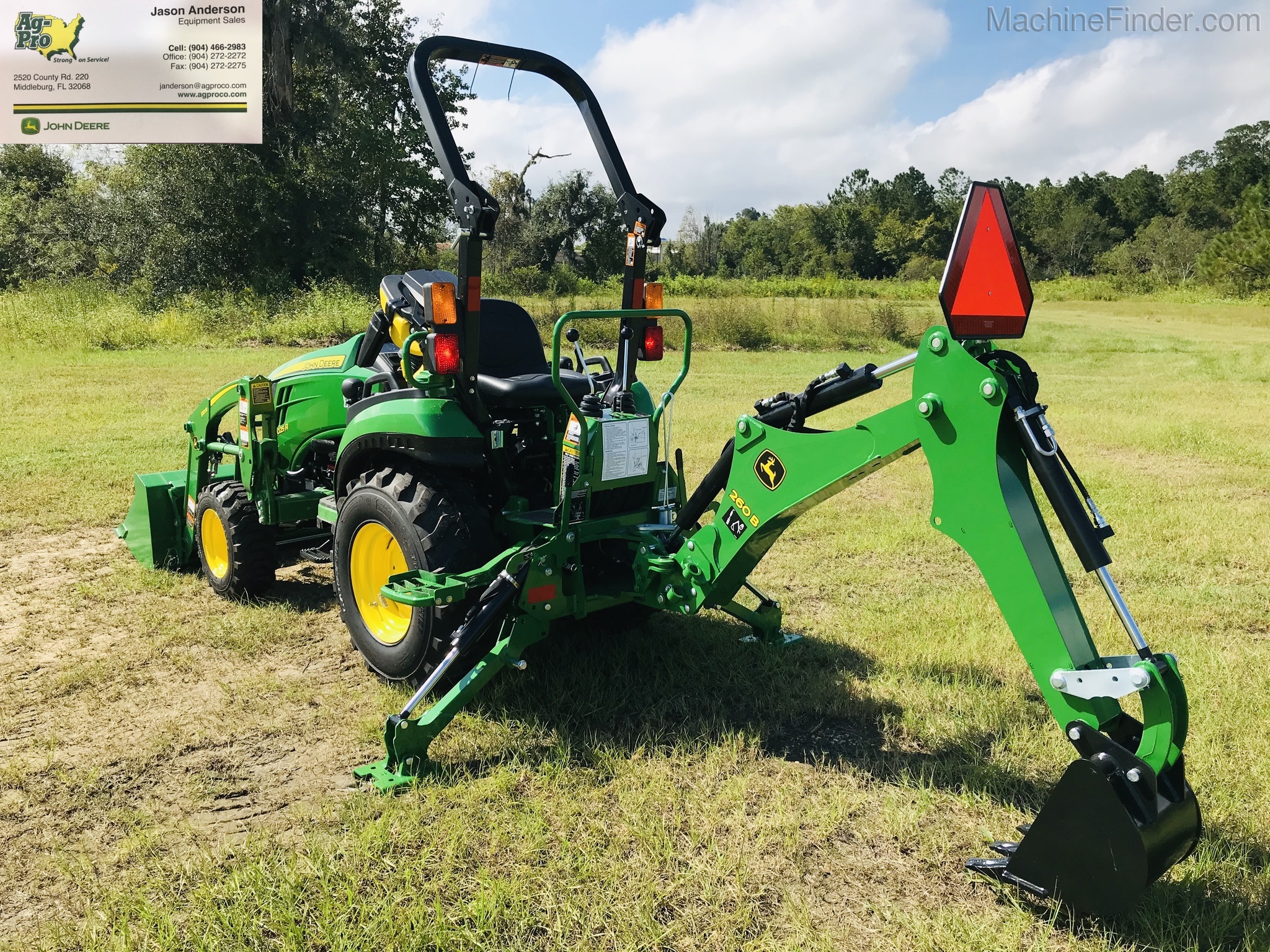 2020 John Deere 2025R/BACK HOE Image 3