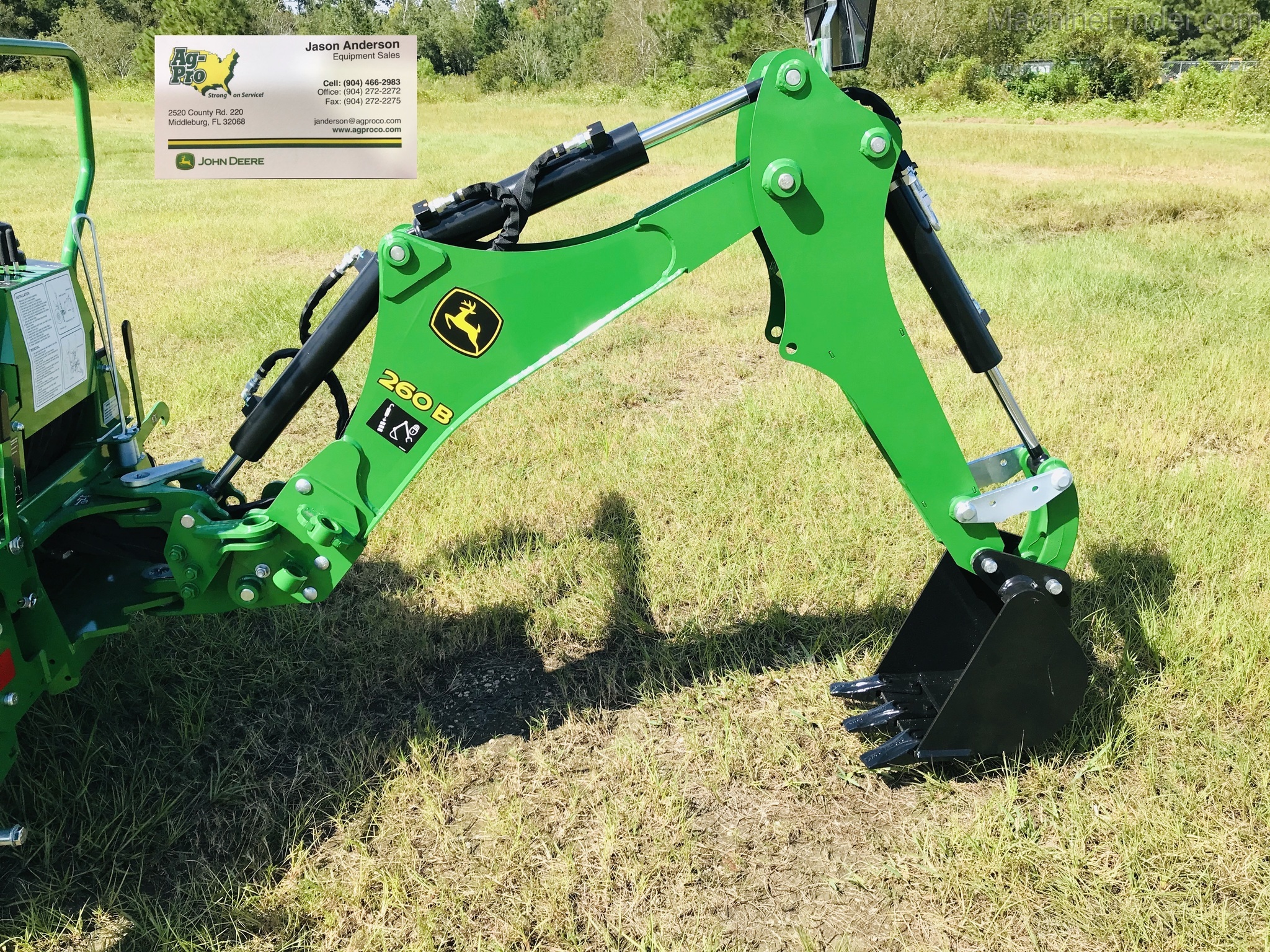 2020 John Deere 2025R/BACK HOE Image 4