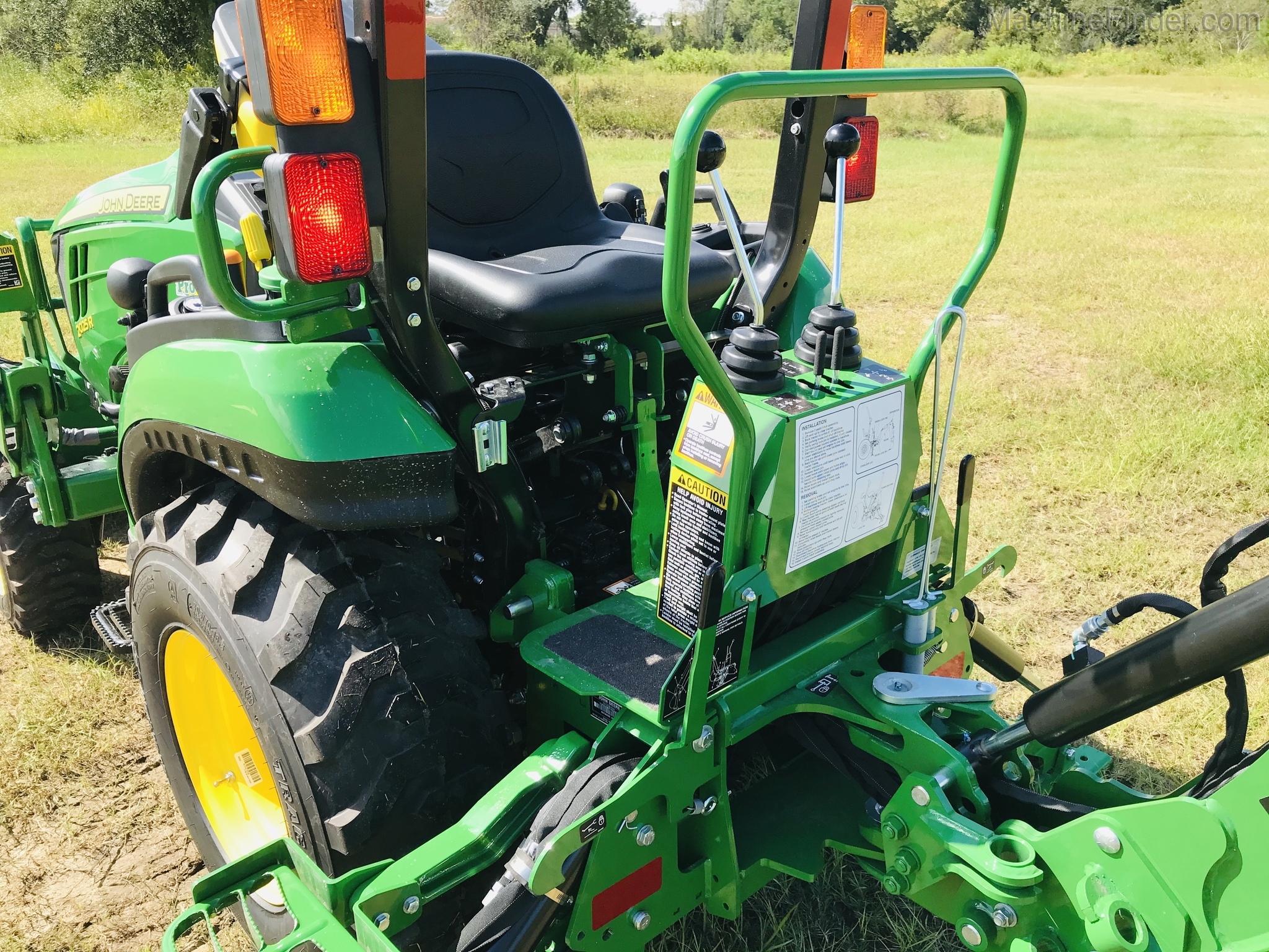 2020 John Deere 2025R/BACK HOE Image 5