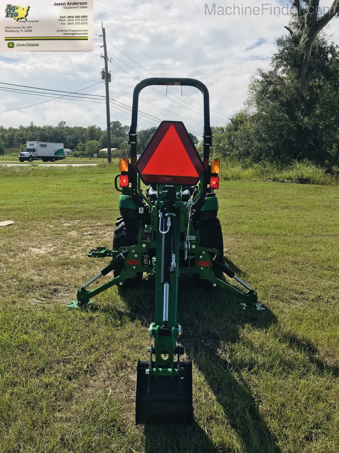 2020 John Deere 2025R/BACK HOE Image 6