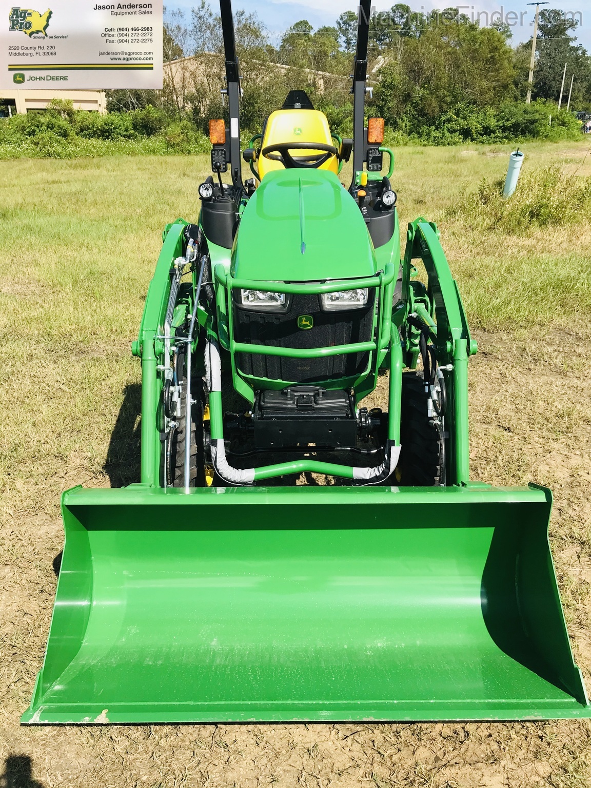 2020 John Deere 2025R/BACK HOE Image 8