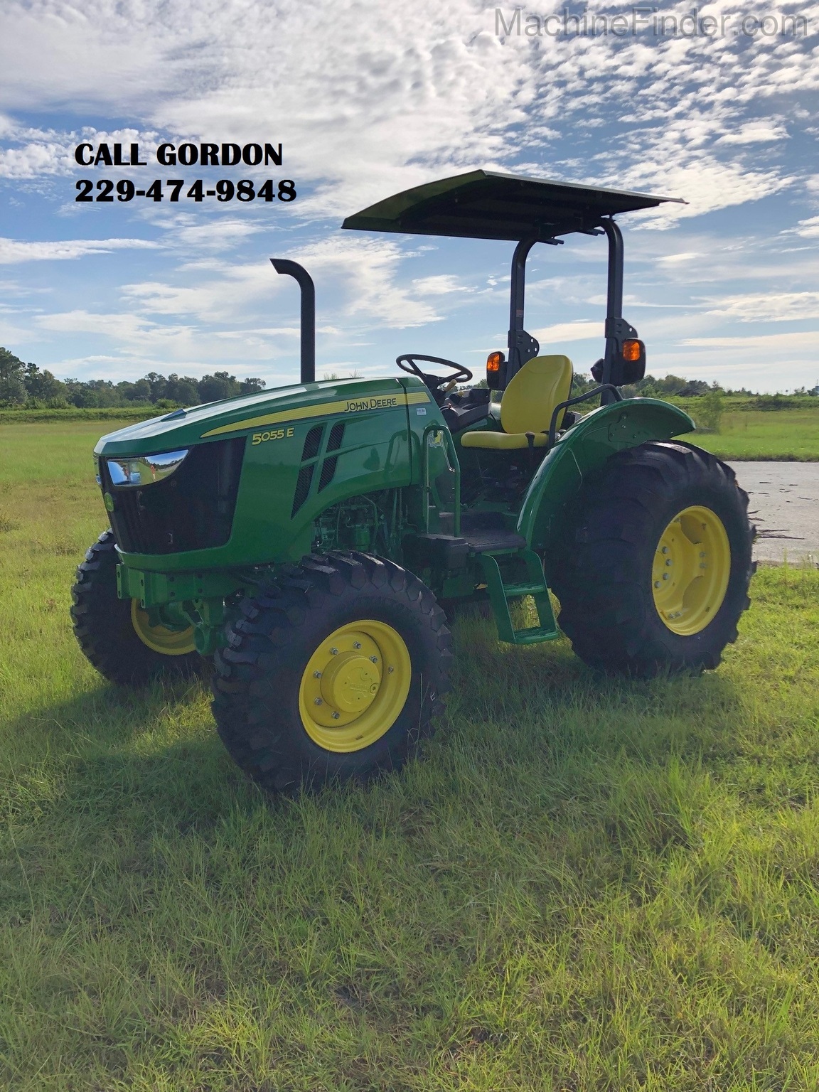 2020 John Deere 5055E Image 1