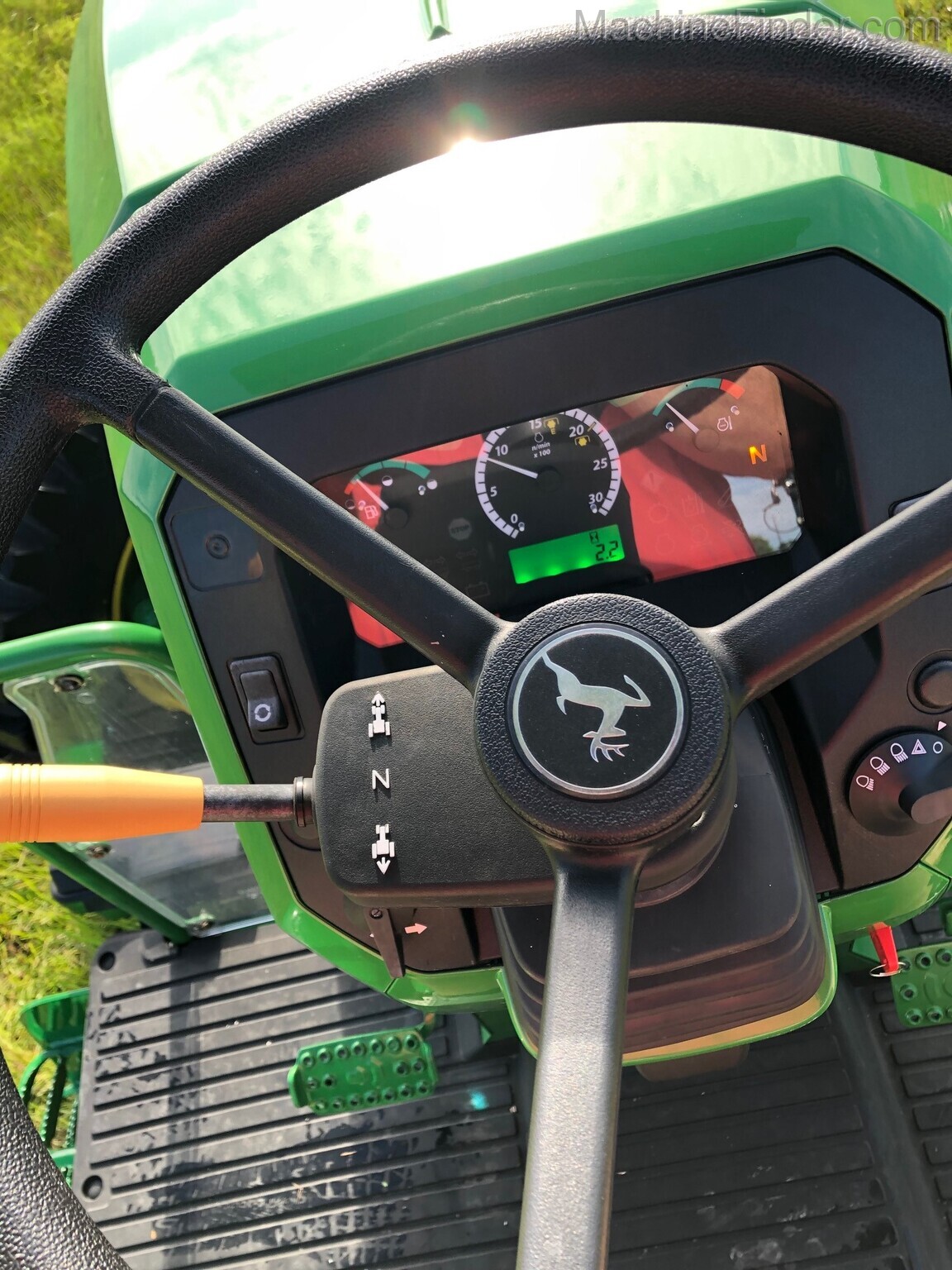 2020 John Deere 5055E Image 7