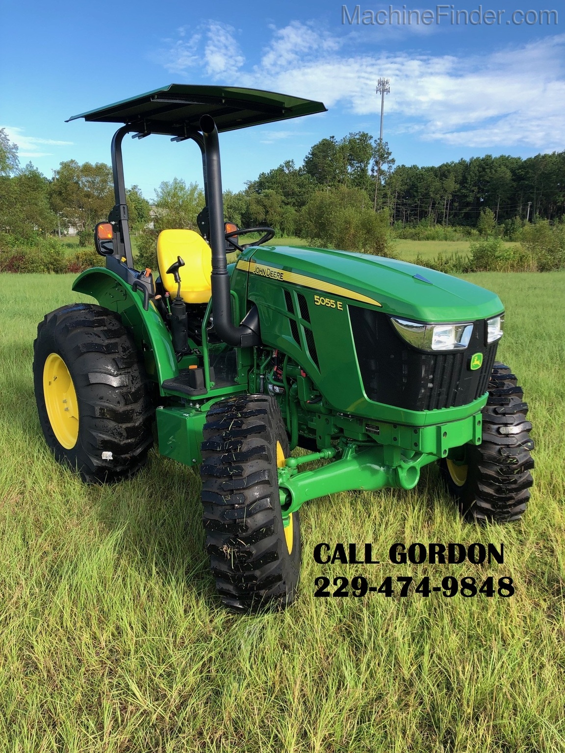 2020 John Deere 5055E Image 4