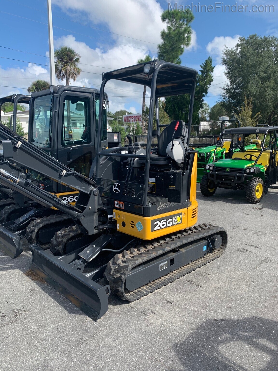 2020 John Deere 26G Image 2