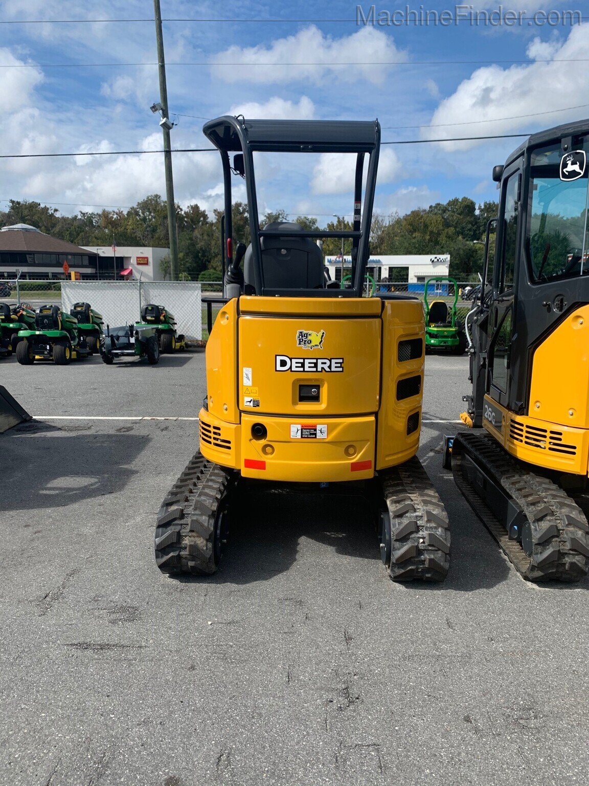 2020 John Deere 26G Image 4