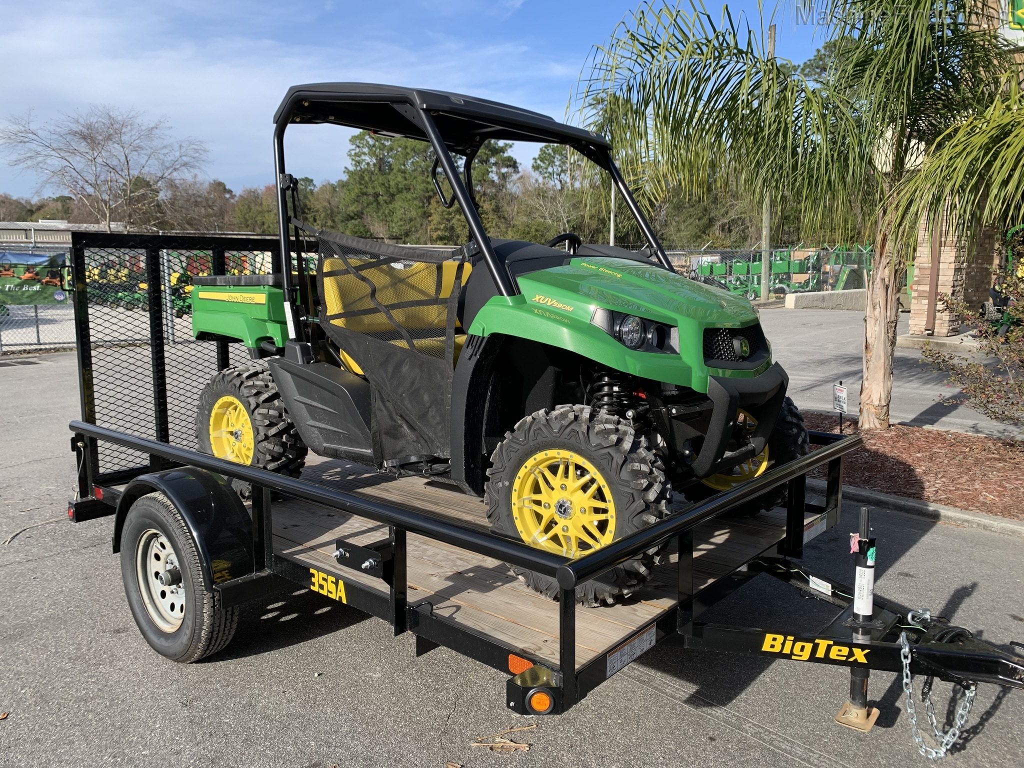 2021 John Deere 590M Image 3