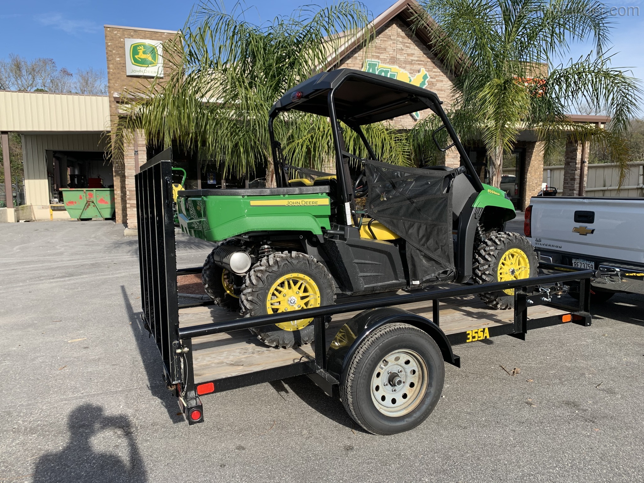 2021 John Deere 590M Image 4