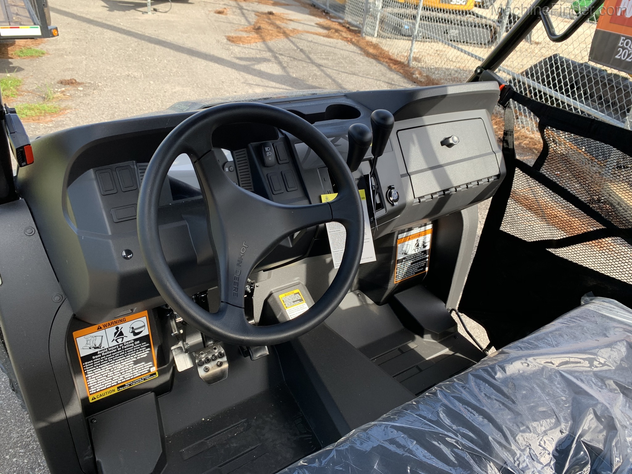 2021 John Deere 590M Image 7