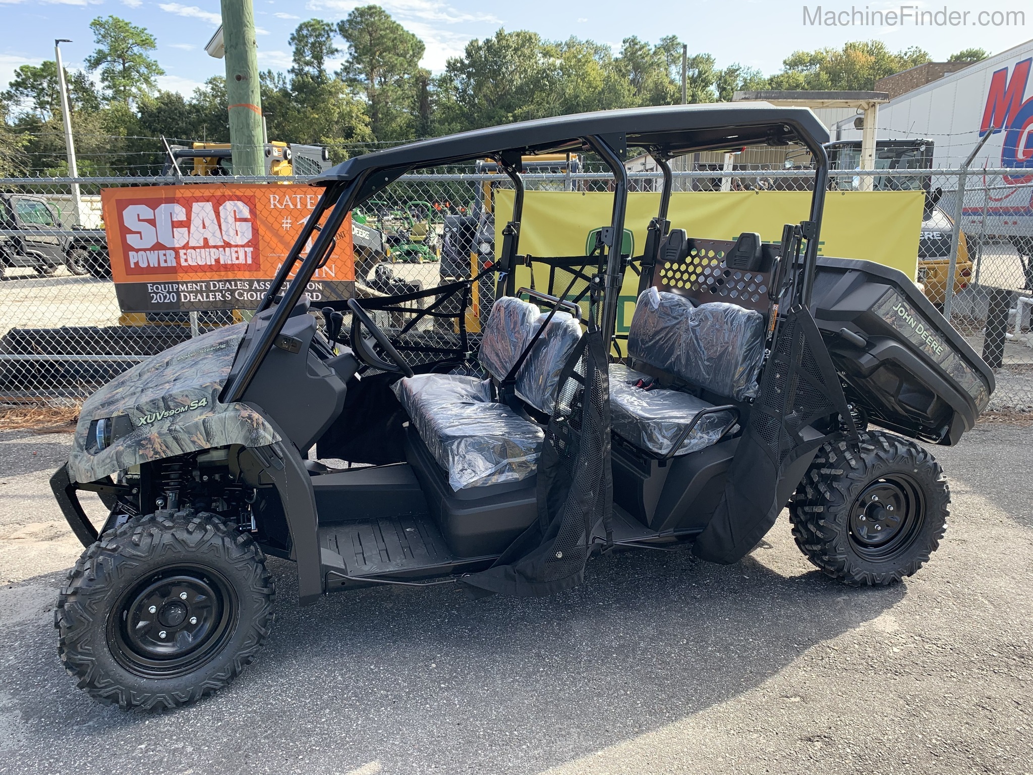 2021 John Deere 590M Image 10