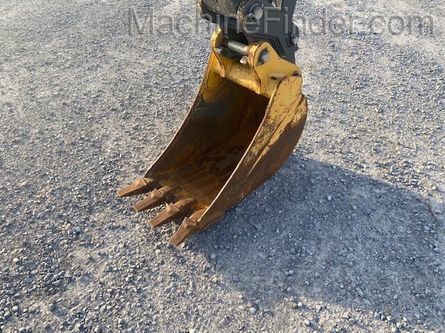 2017 John Deere 310L Image 5