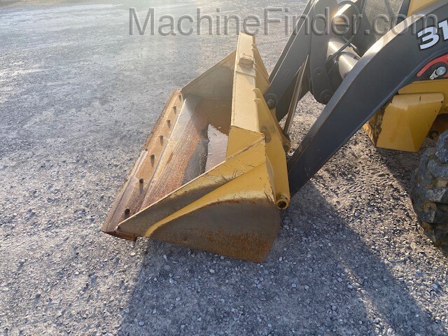 2017 John Deere 310L Image 7