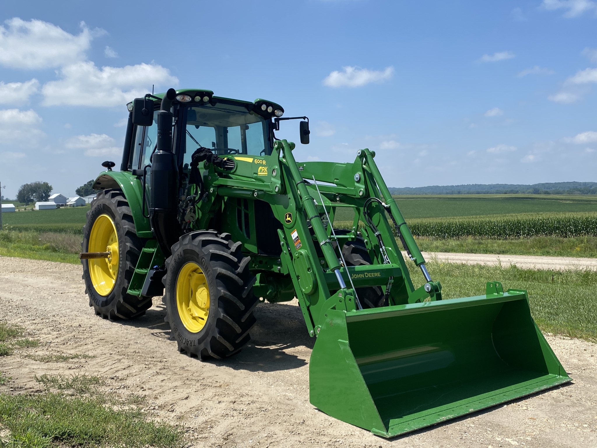 2022 John Deere 6110M Image 3