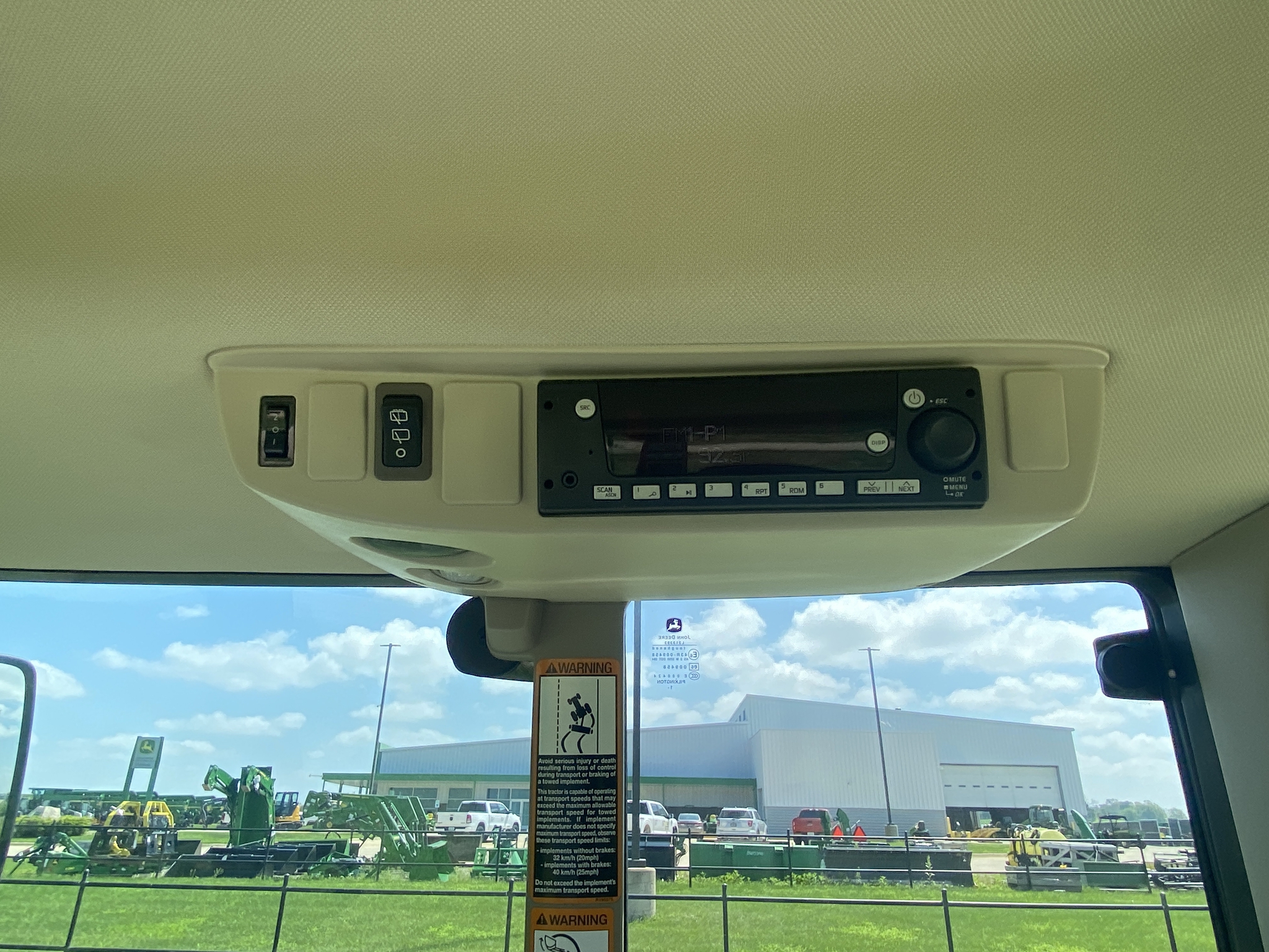 2022 John Deere 6110M Image 11