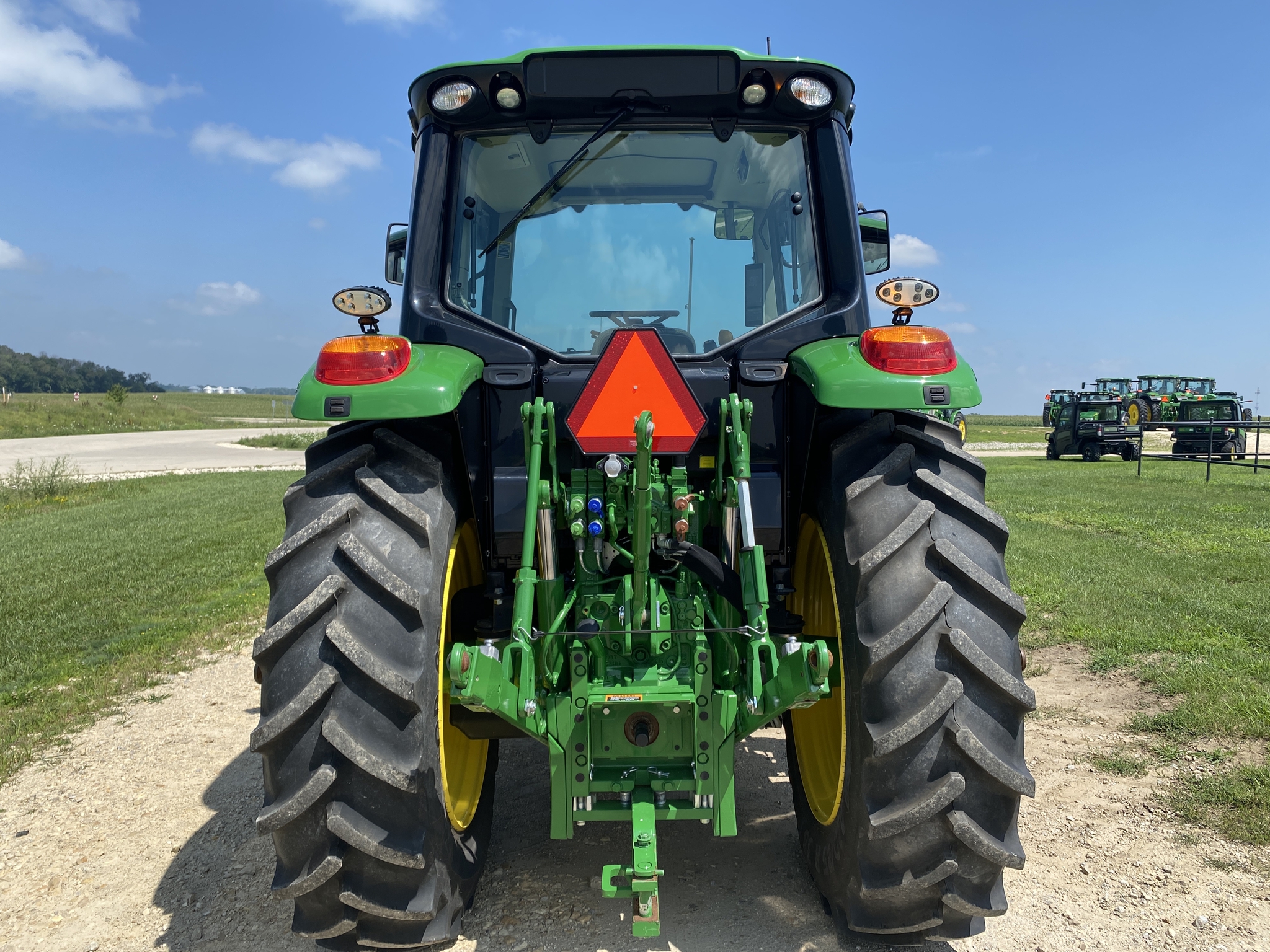 2022 John Deere 6110M Image 6