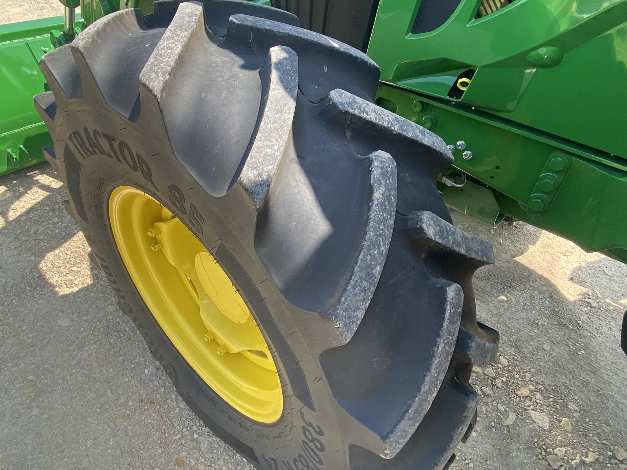 2022 John Deere 6110M Image 19