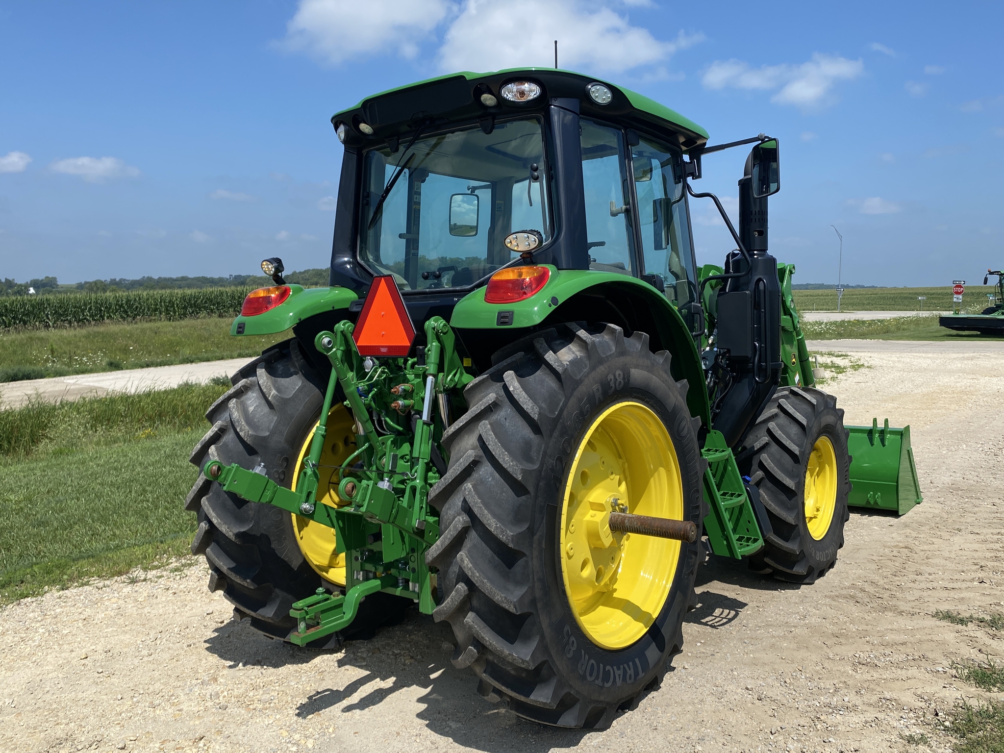 2022 John Deere 6110M Image 5