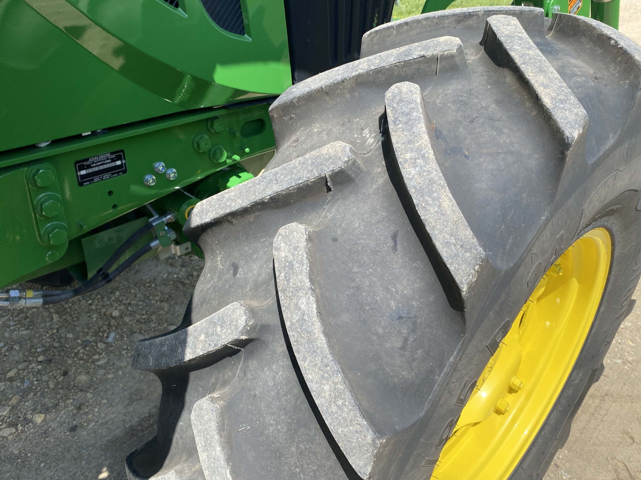 2022 John Deere 6110M Image 17