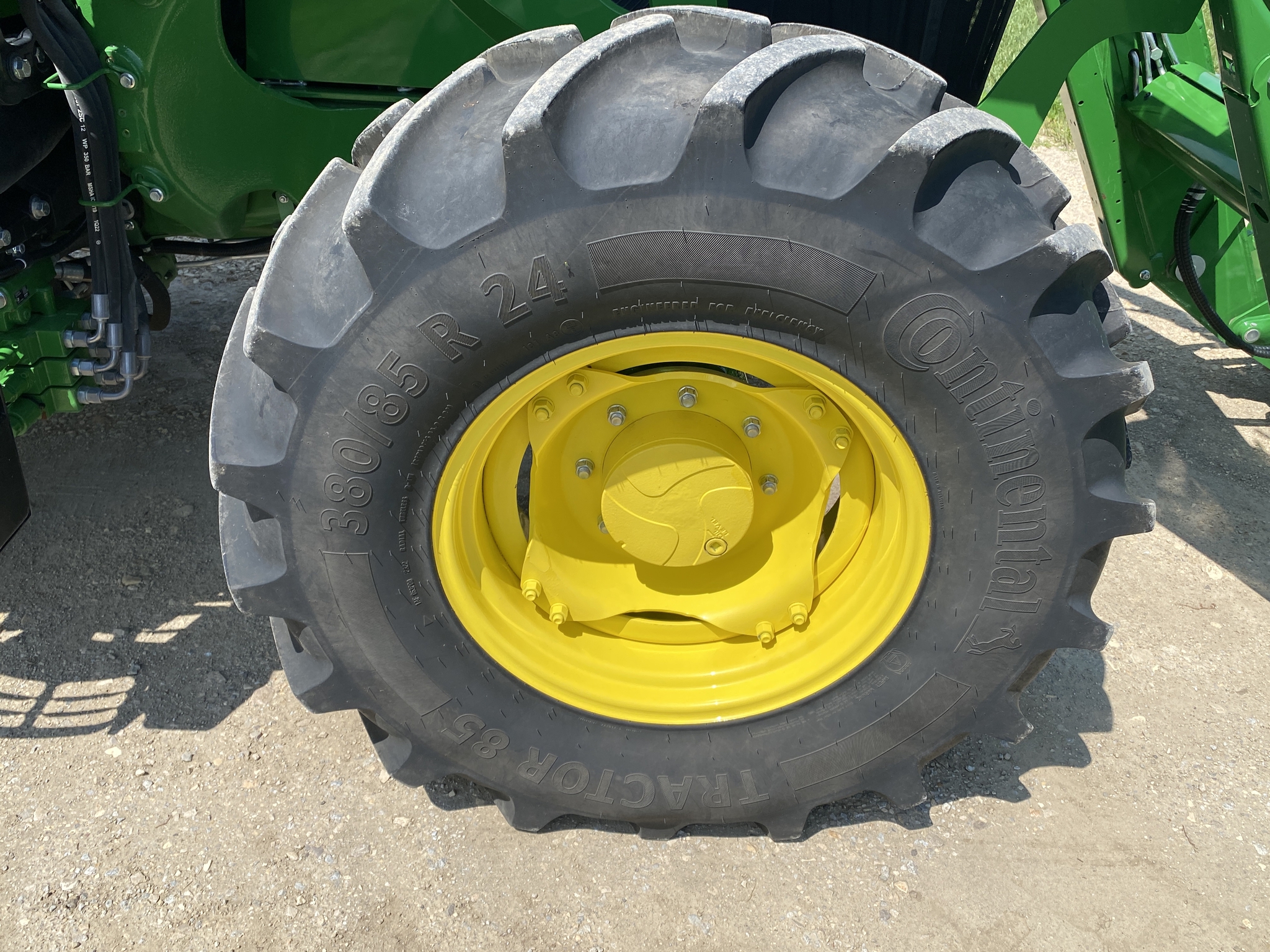 2022 John Deere 6110M Image 18