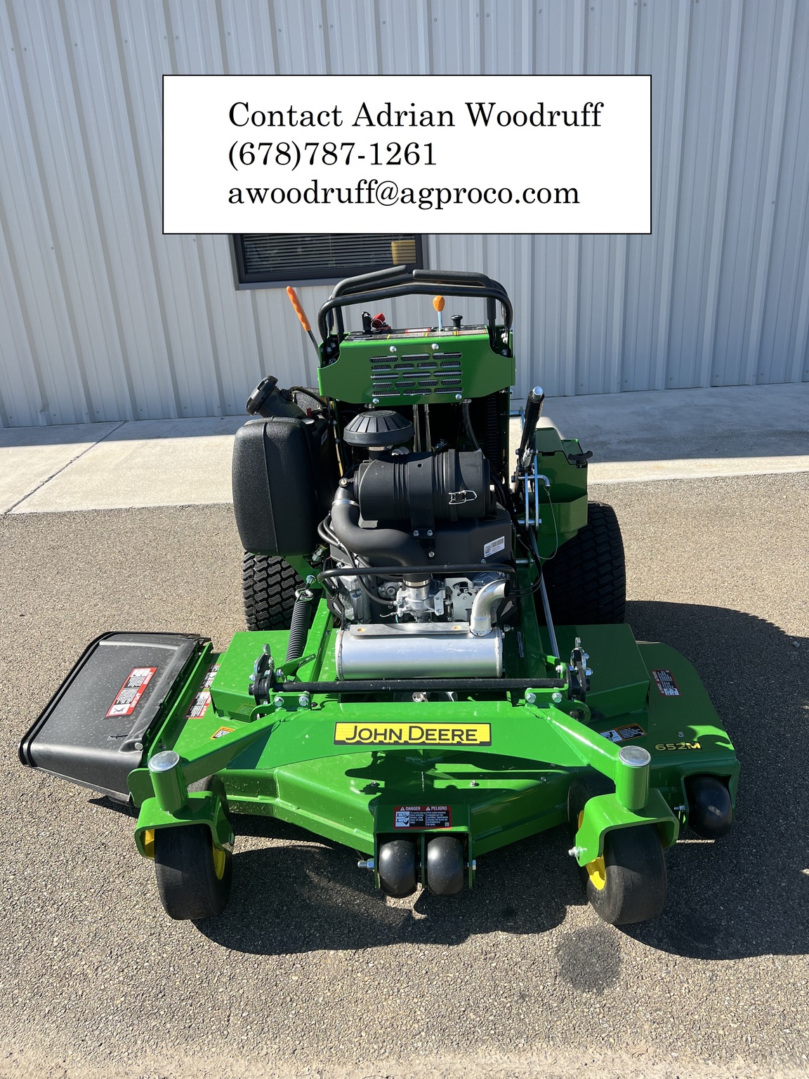 2023 John Deere 652M Image 2