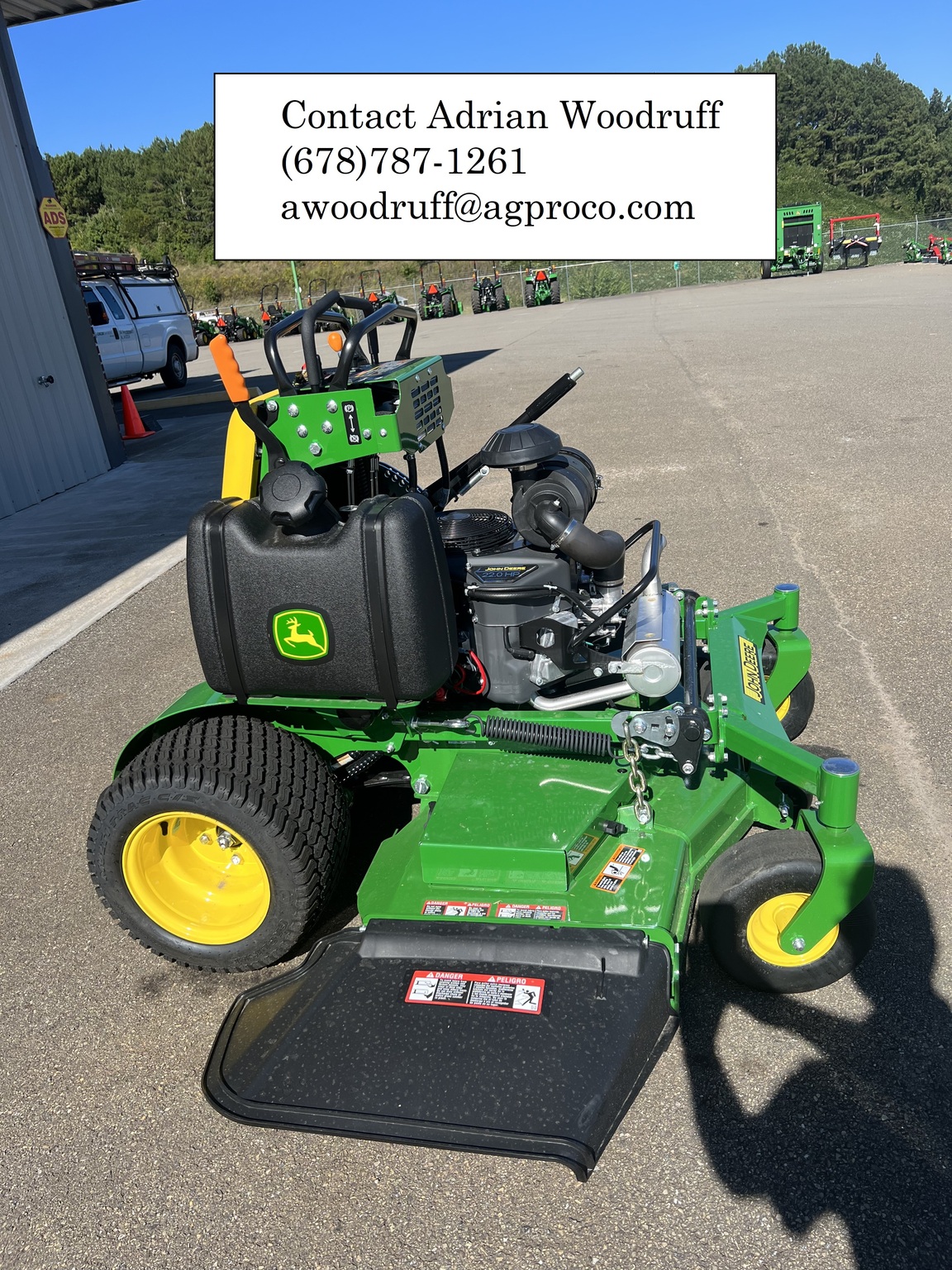 2023 John Deere 652M Image 1