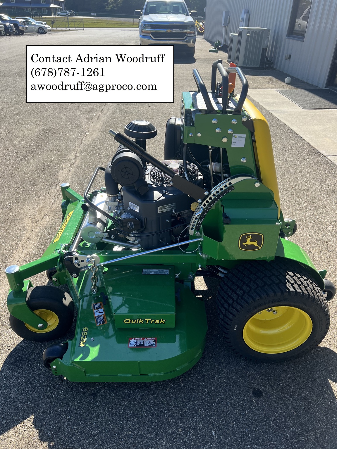 2023 John Deere 652M Image 3