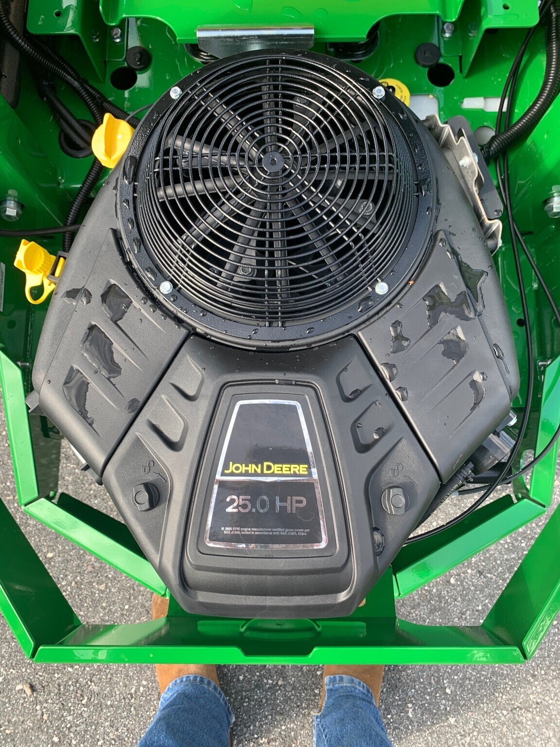 2025 John Deere Z735E Image 7
